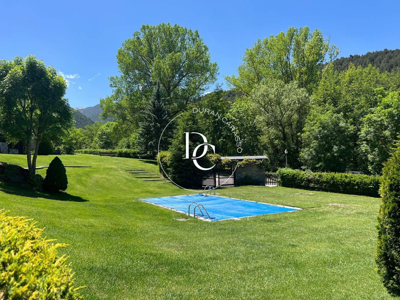 Casa de 3 habitaciones en Bellver de Cerdanya en alquiler con piscina - 3.800 € (Ref: 9026481)