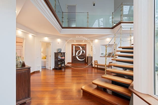 6 bedroom Villa for sale in Sitges with pool - € 2,700,000 (Ref: 9062542)