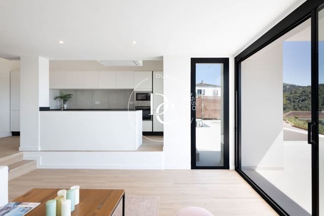 4 sypialnia Willa na sprzedaż w Canyelles z basenem - 649 000 € (Ref: 9089928)