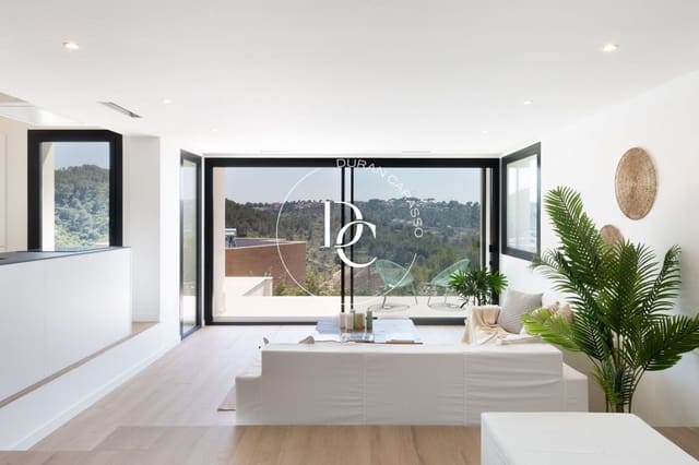 4 sypialnia Willa na sprzedaż w Canyelles z basenem - 649 000 € (Ref: 9089928)