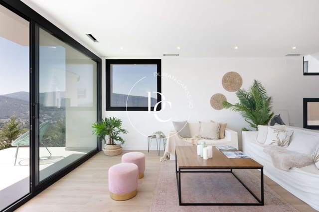 4 sypialnia Willa na sprzedaż w Canyelles z basenem - 649 000 € (Ref: 9089928)