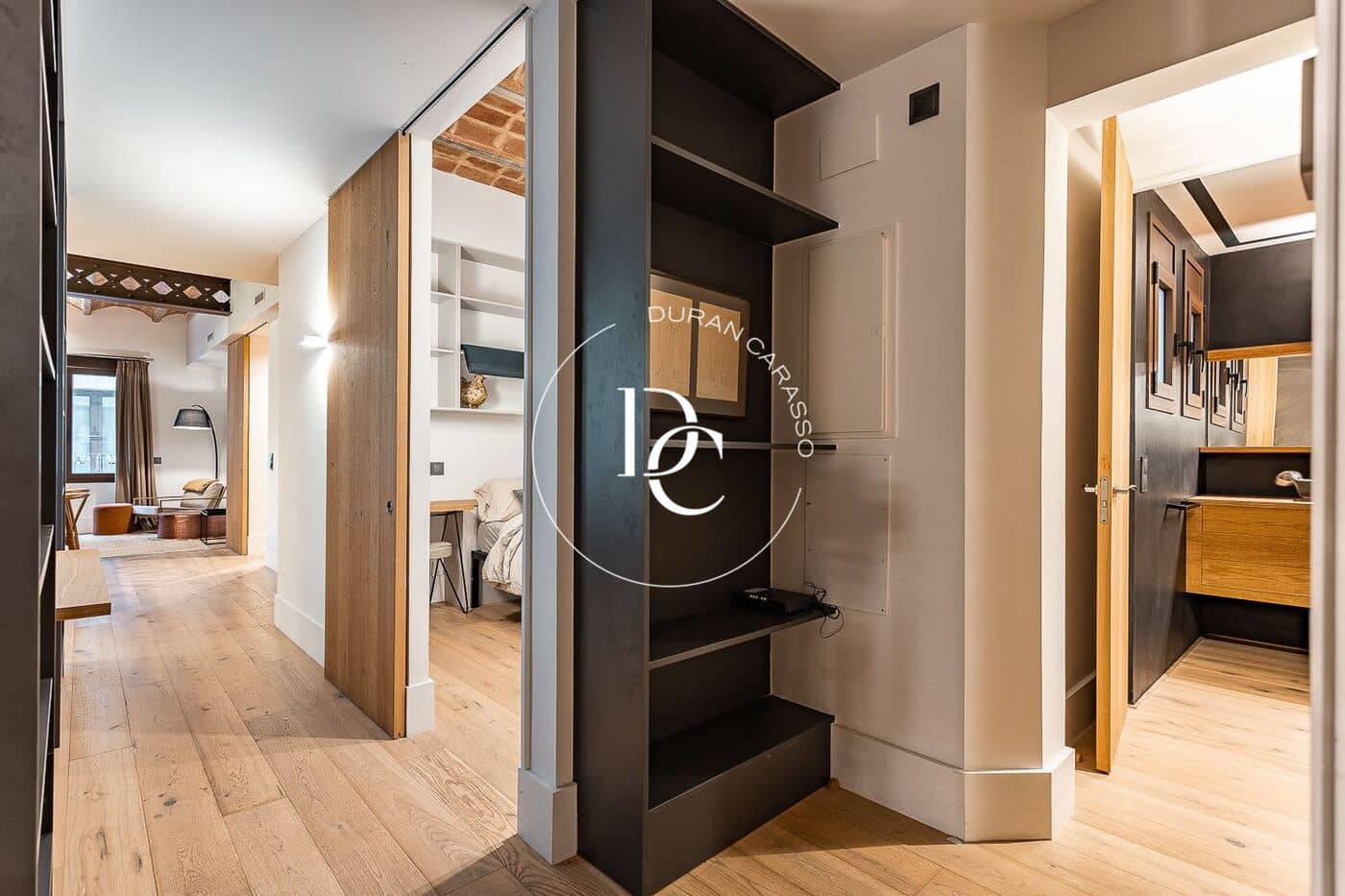 3 bedroom Apartment for sale in Barcelona city - € 985,000 (Ref: 9095375)