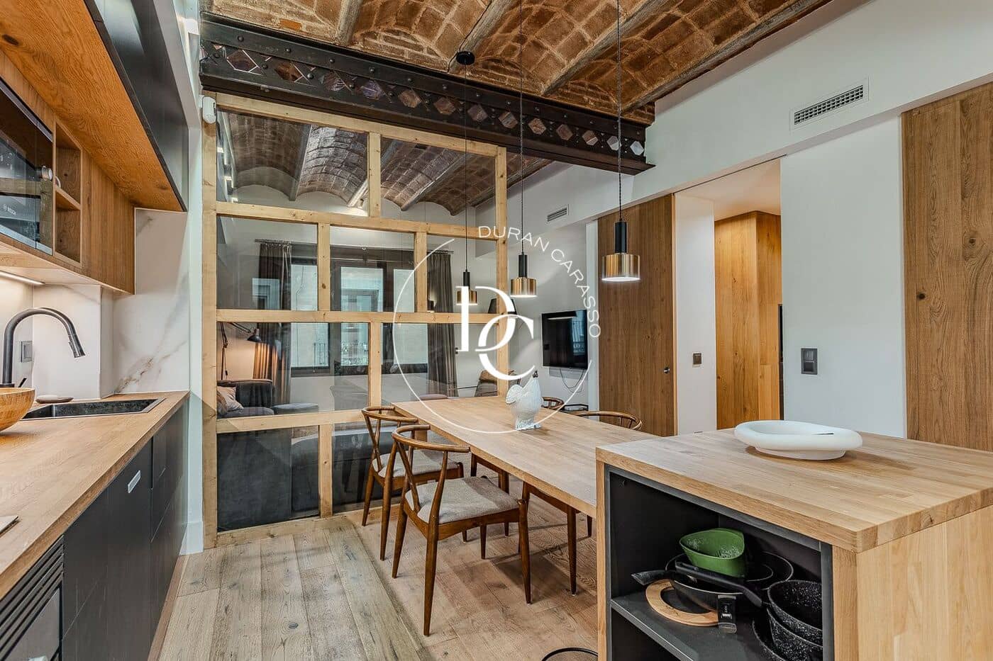 3 bedroom Apartment for sale in Barcelona city - € 985,000 (Ref: 9095375)