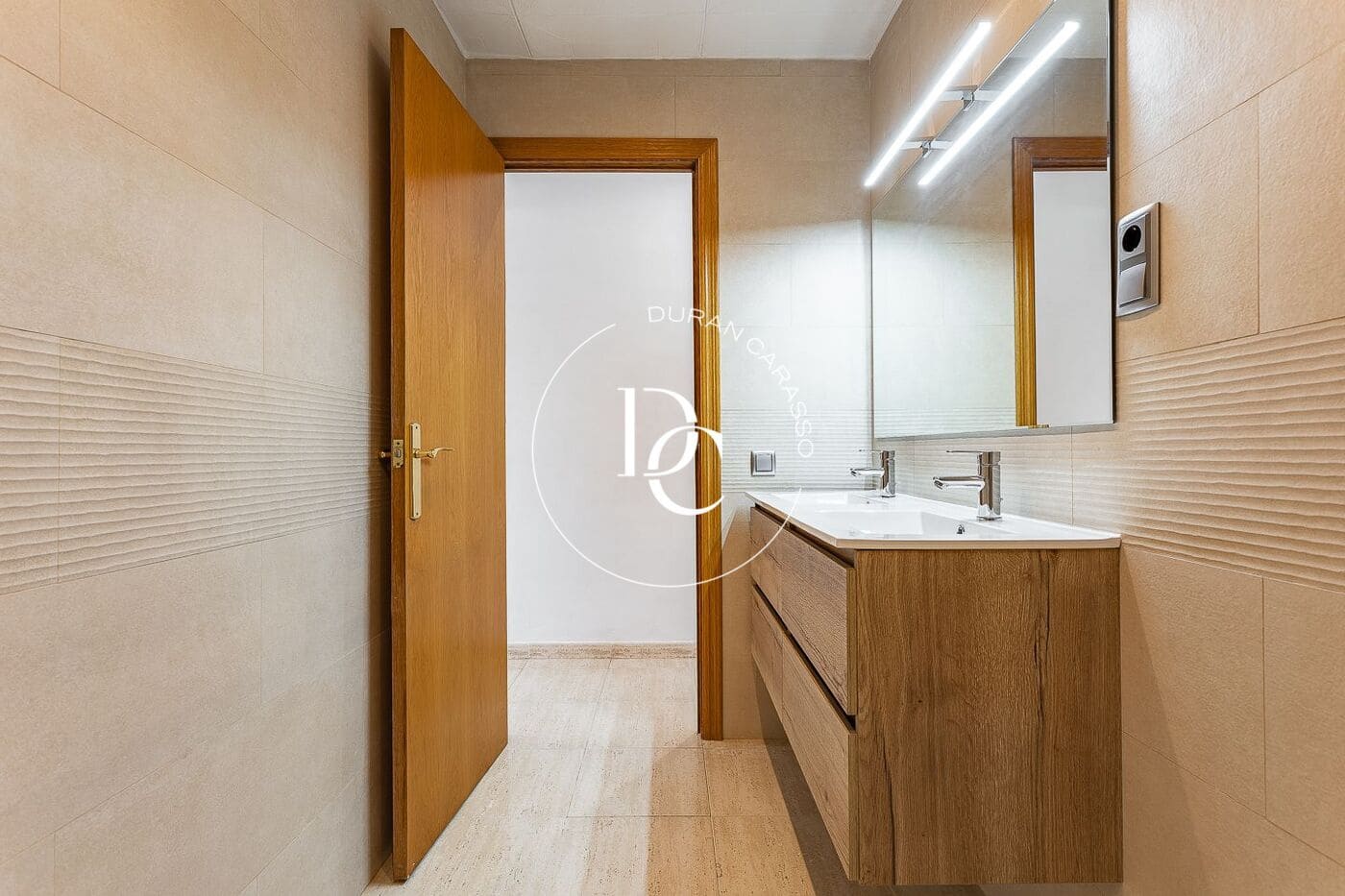 2 soveværelse Penthouse til salg i Barcelona by - € 415.000 (Ref: 9116370)
