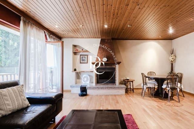 Apartamento de 3 habitaciones en Puigcerdà en venta - 325.000 € (Ref: 9137297)