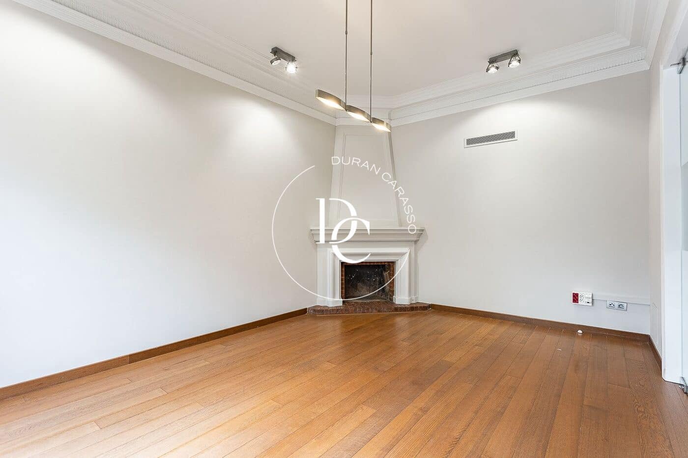 4 soveværelse Lejlighed til salg i Barcelona by - € 2.200.000 (Ref: 9152350)