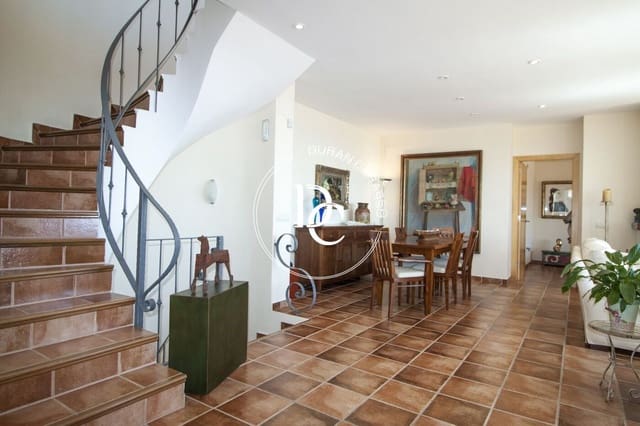 5 sovrum Villa till salu i Sitges med pool - 2 190 000 € (Ref: 9152351)