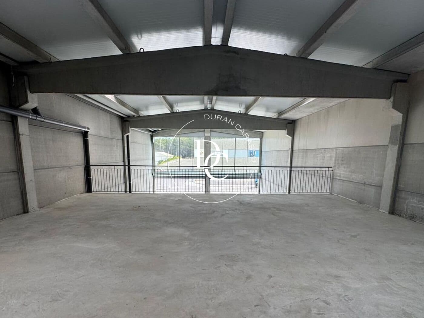Kaupallinen vuokrattavana paikassa Vilanoveta mukana 
autotalli - 1 800 € (Ref: 9166056)