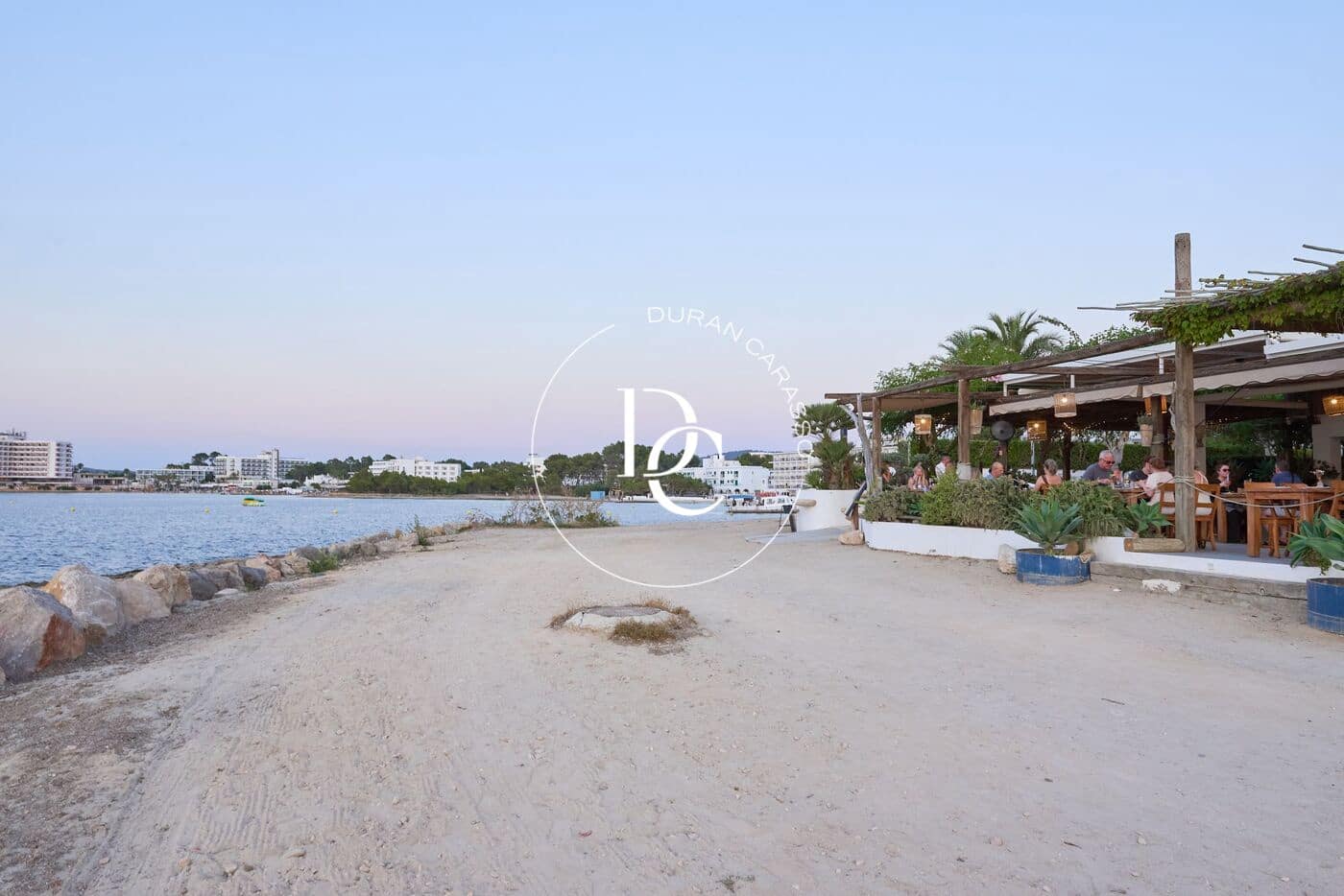 2 soveværelse Lejlighed til salg i San Jose / Sant Josep de Sa Talaia med swimmingpool - € 685.000 (Ref: 9171771)