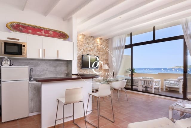 2 soveværelse Lejlighed til salg i San Jose / Sant Josep de Sa Talaia med swimmingpool - € 685.000 (Ref: 9171771)