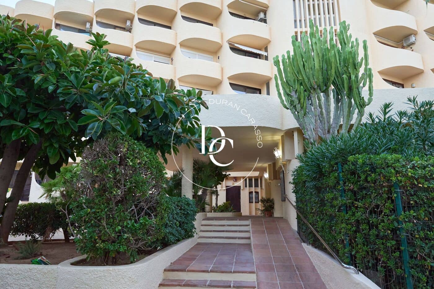 2 soveværelse Lejlighed til salg i San Jose / Sant Josep de Sa Talaia med swimmingpool - € 685.000 (Ref: 9171771)