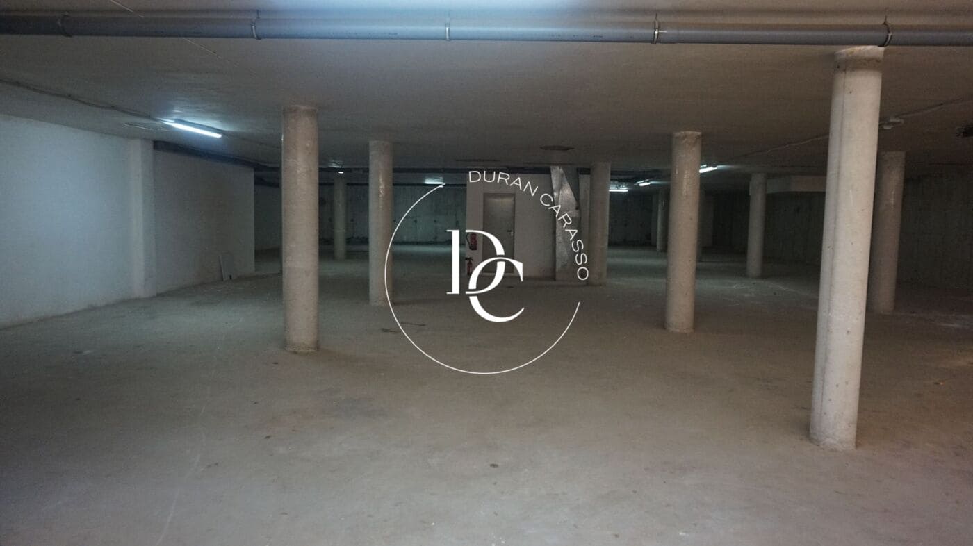 Erhverv til salg i Santa Eulalia / Santa Eularia - € 1.900.000 (Ref: 9174621)