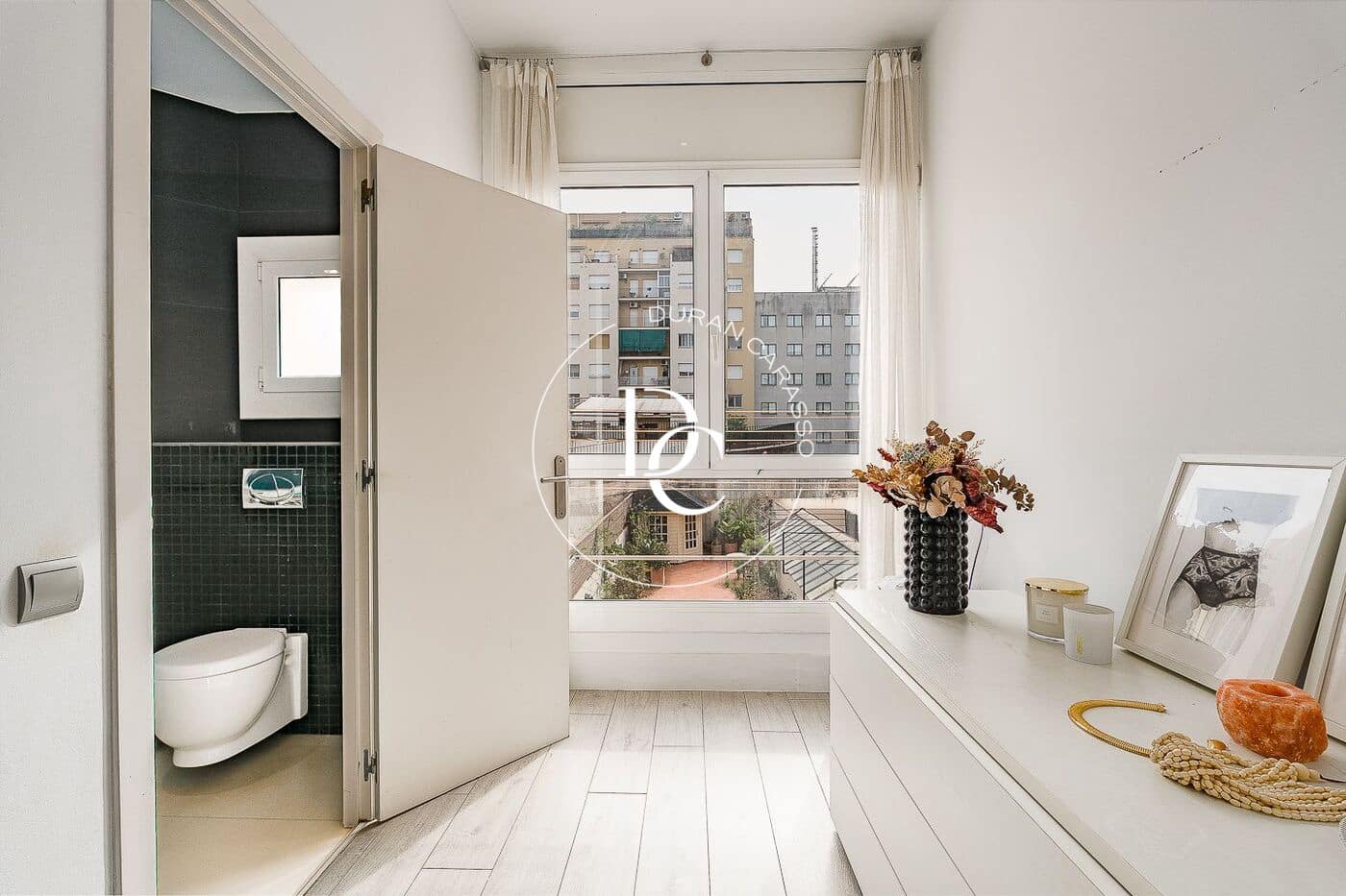 4 soveværelse Lejlighed til salg i Barcelona by - € 749.000 (Ref: 9198010)