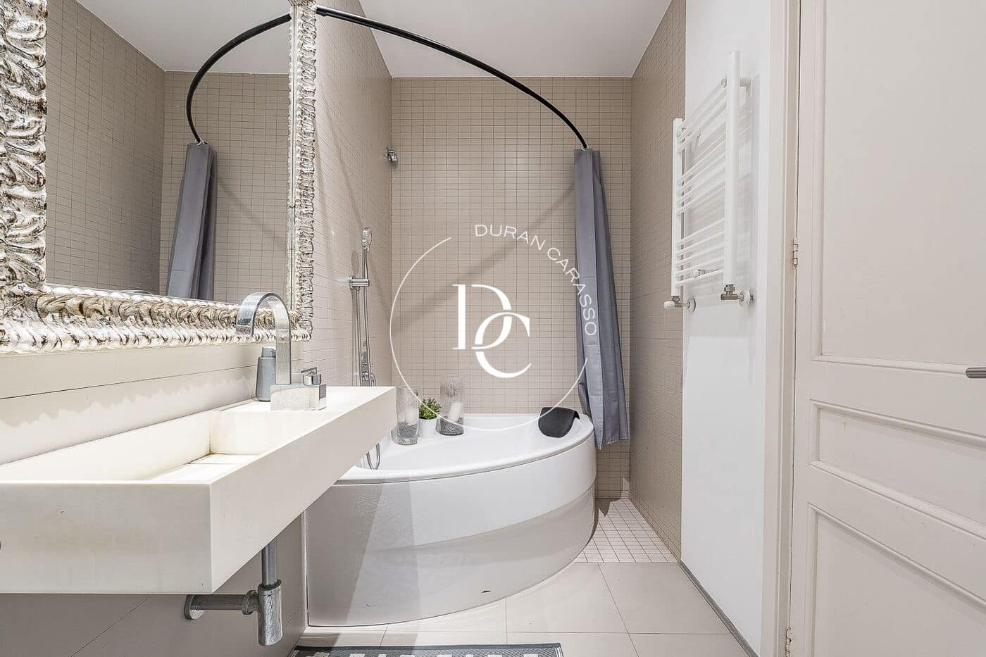 4 soveværelse Lejlighed til salg i Barcelona by - € 749.000 (Ref: 9198010)