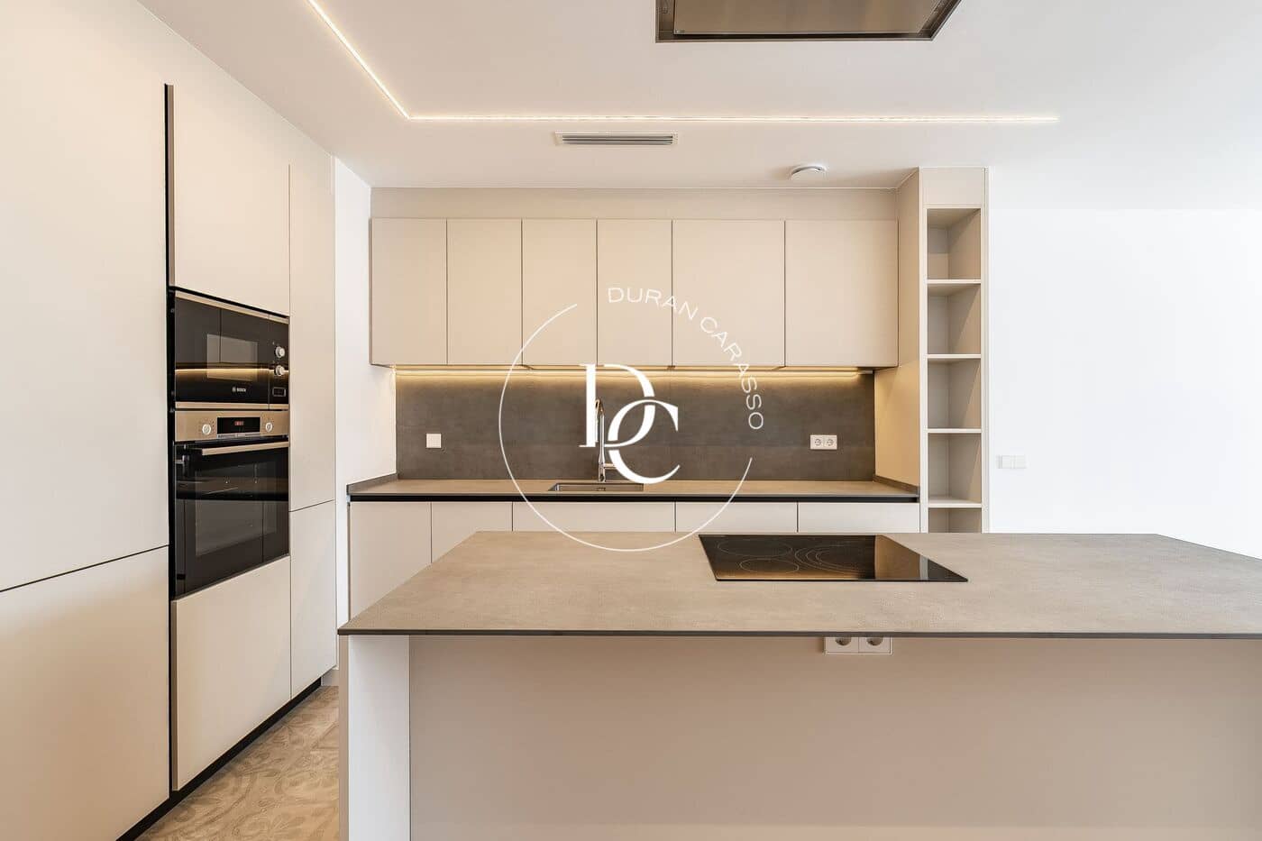 5 soveværelse Byhus til salg i Sitges med swimmingpool - € 1.300.000 (Ref: 9201071)