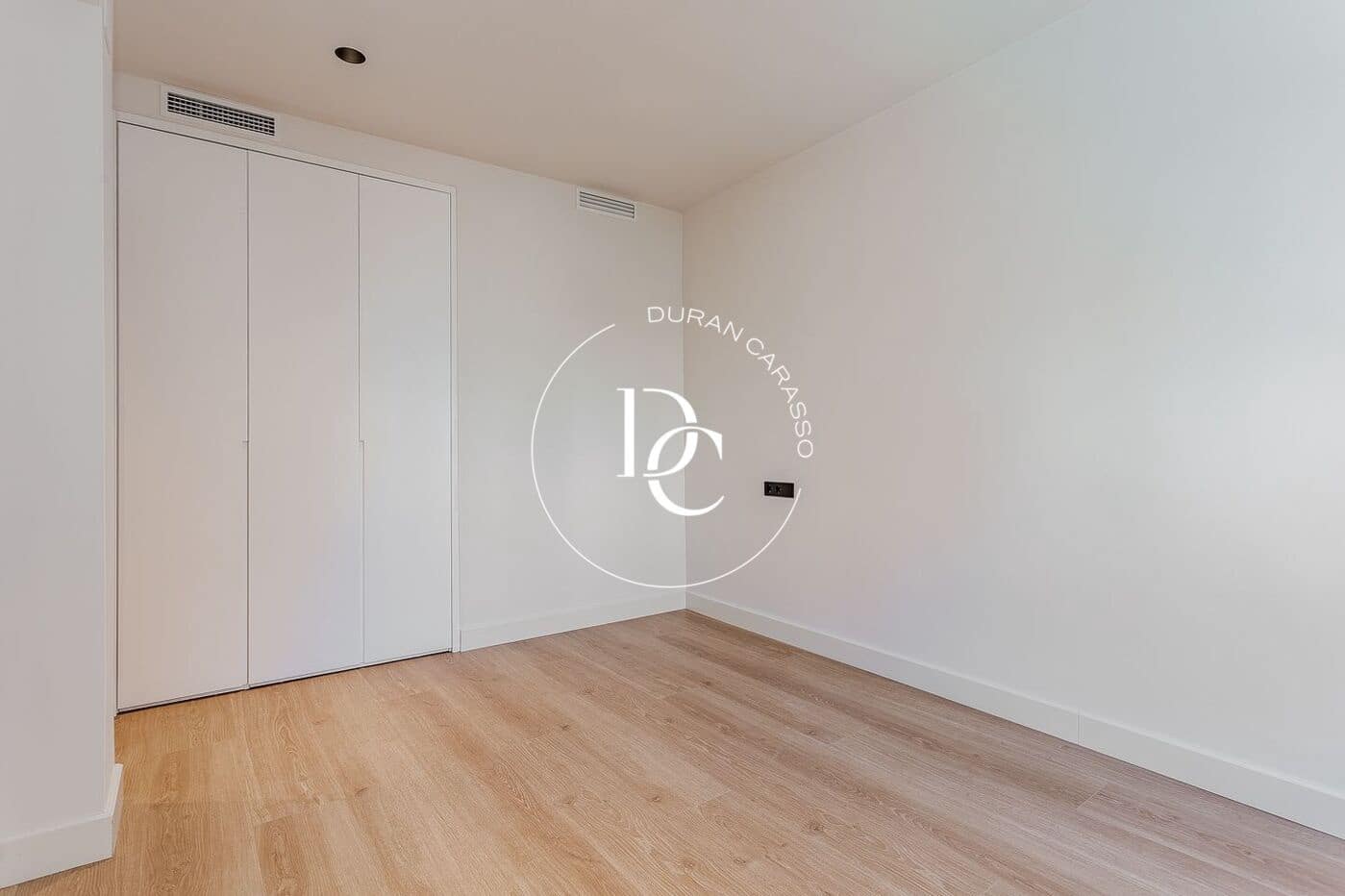 3 sypialnia Penthouse na sprzedaż w Miasto Barcelona - 899 500 € (Ref: 9208611)