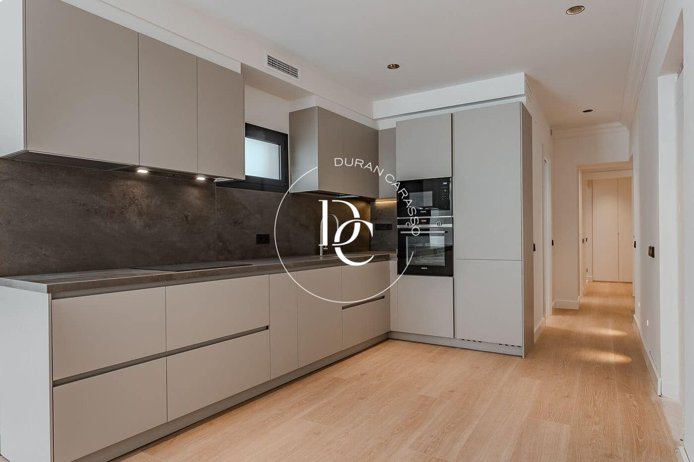 3 sypialnia Penthouse na sprzedaż w Miasto Barcelona - 899 500 € (Ref: 9208611)