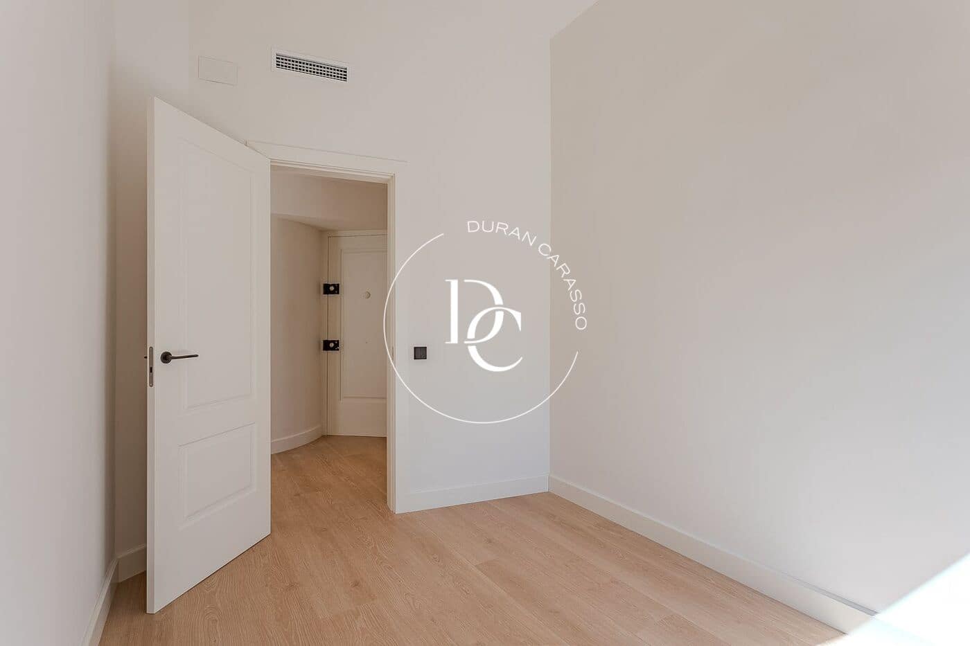 3 sypialnia Penthouse na sprzedaż w Miasto Barcelona - 899 500 € (Ref: 9208611)