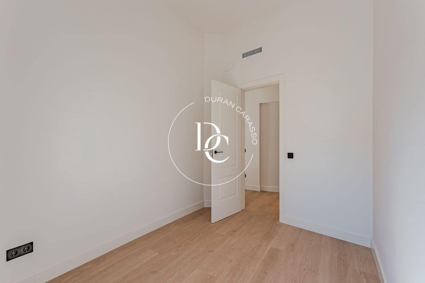 3 sypialnia Penthouse na sprzedaż w Miasto Barcelona - 899 500 € (Ref: 9208611)