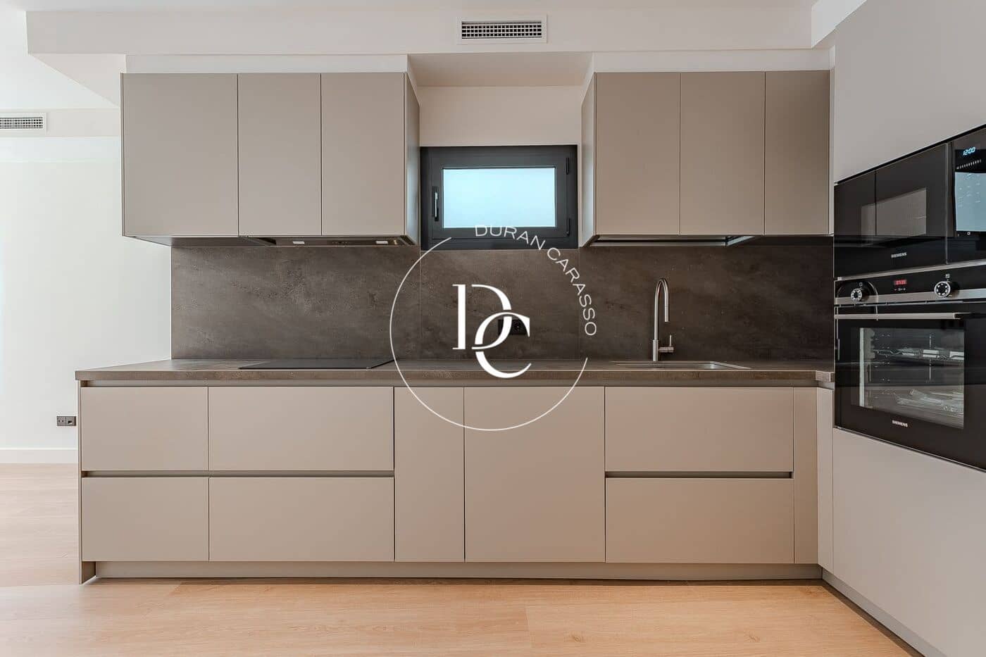 3 sypialnia Penthouse na sprzedaż w Miasto Barcelona - 899 500 € (Ref: 9208611)