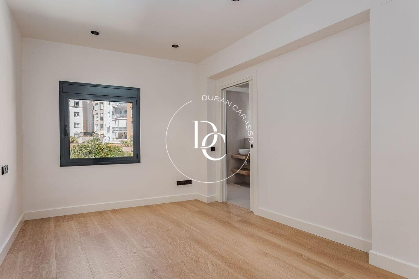 3 sypialnia Penthouse na sprzedaż w Miasto Barcelona - 899 500 € (Ref: 9208611)