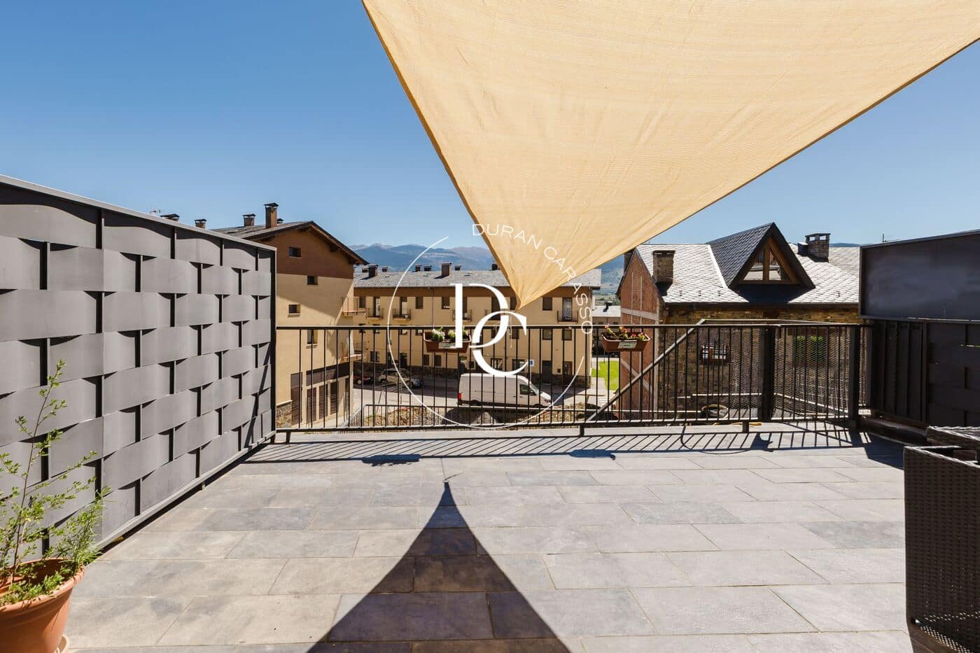 4 bedroom Townhouse for sale in Puigcerda - € 630,000 (Ref: 9208613)