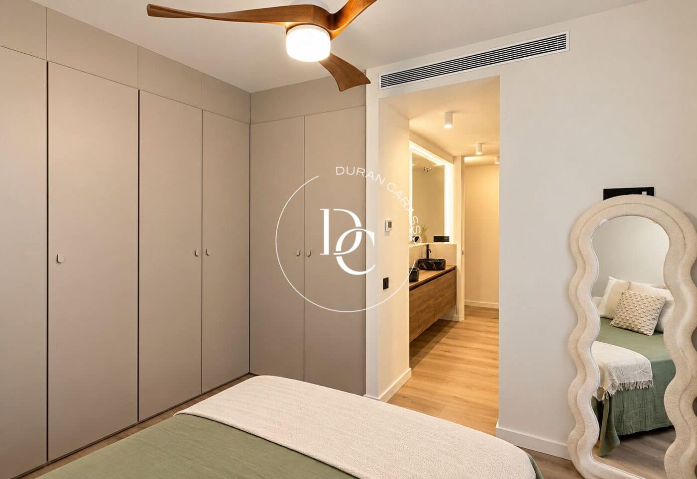 3 bedroom Apartment for sale in Barcelona city with garage - € 950,000 (Ref: 9303704)