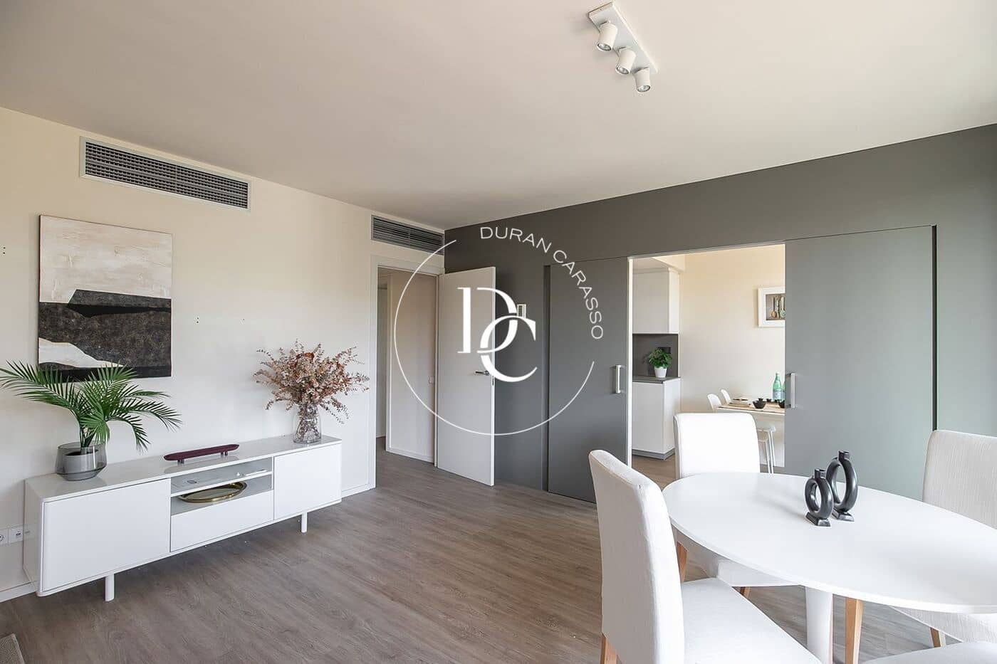 3 sypialnia Apartament na sprzedaż w Miasto Barcelona z basenem - 1 050 000 € (Ref: 9303705)