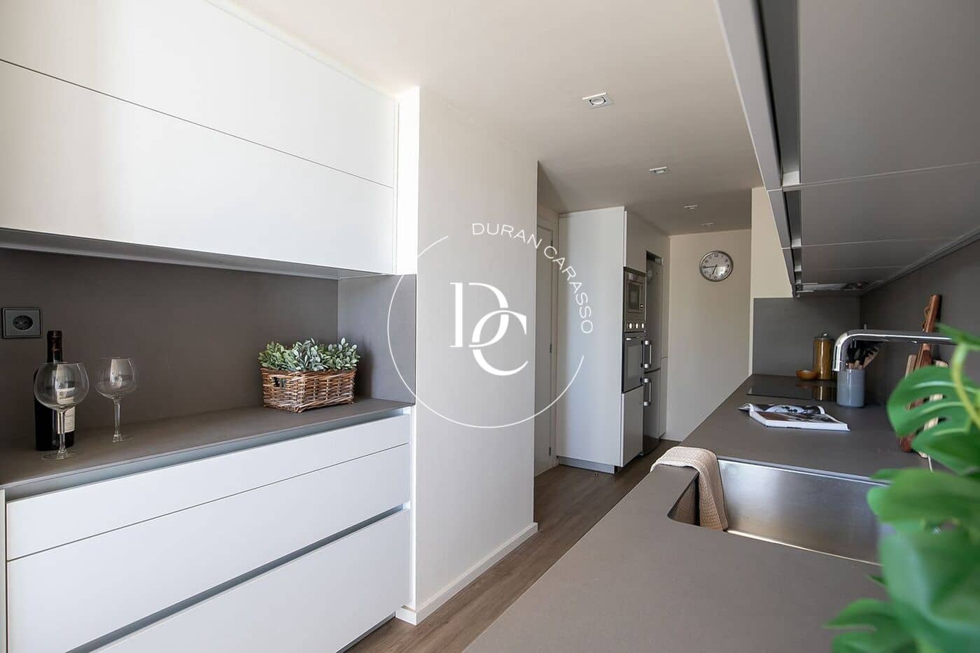 3 sypialnia Apartament na sprzedaż w Miasto Barcelona z basenem - 1 050 000 € (Ref: 9303705)