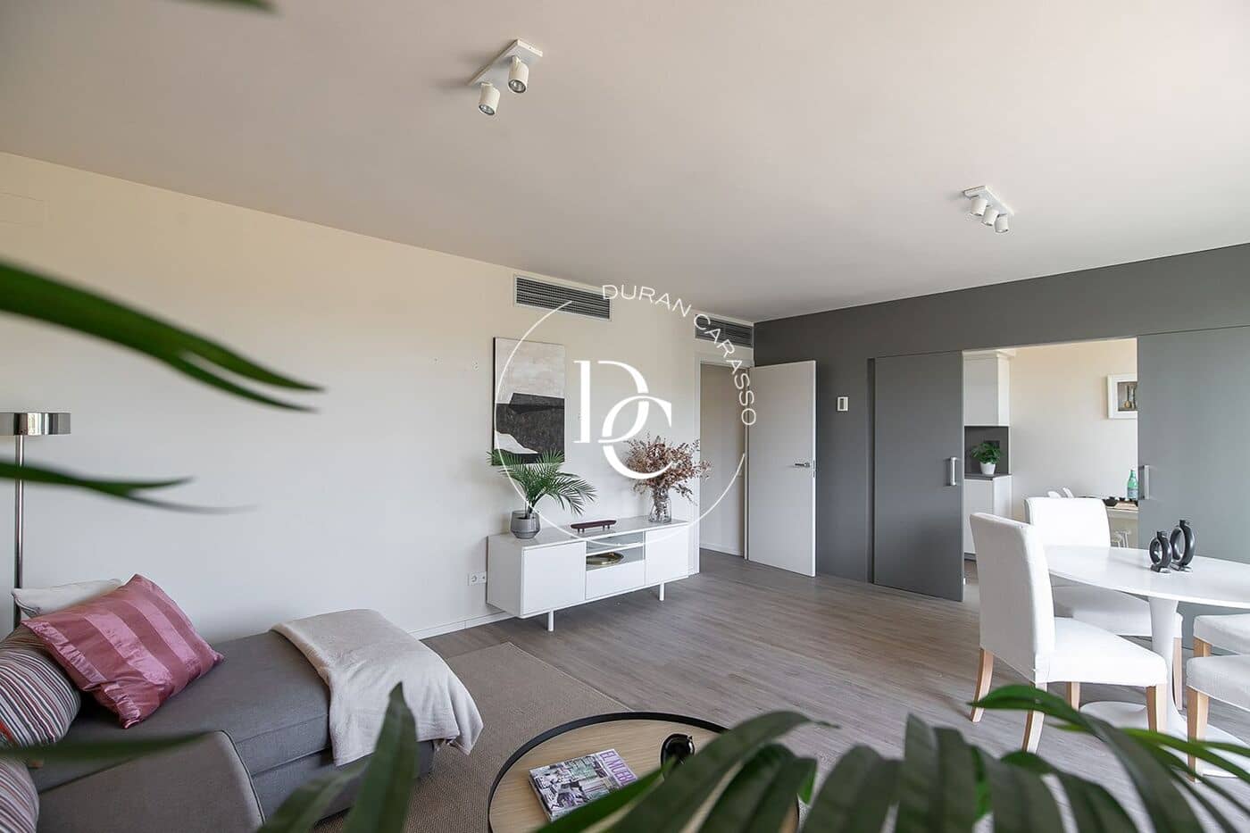 3 sypialnia Apartament na sprzedaż w Miasto Barcelona z basenem - 1 050 000 € (Ref: 9303705)