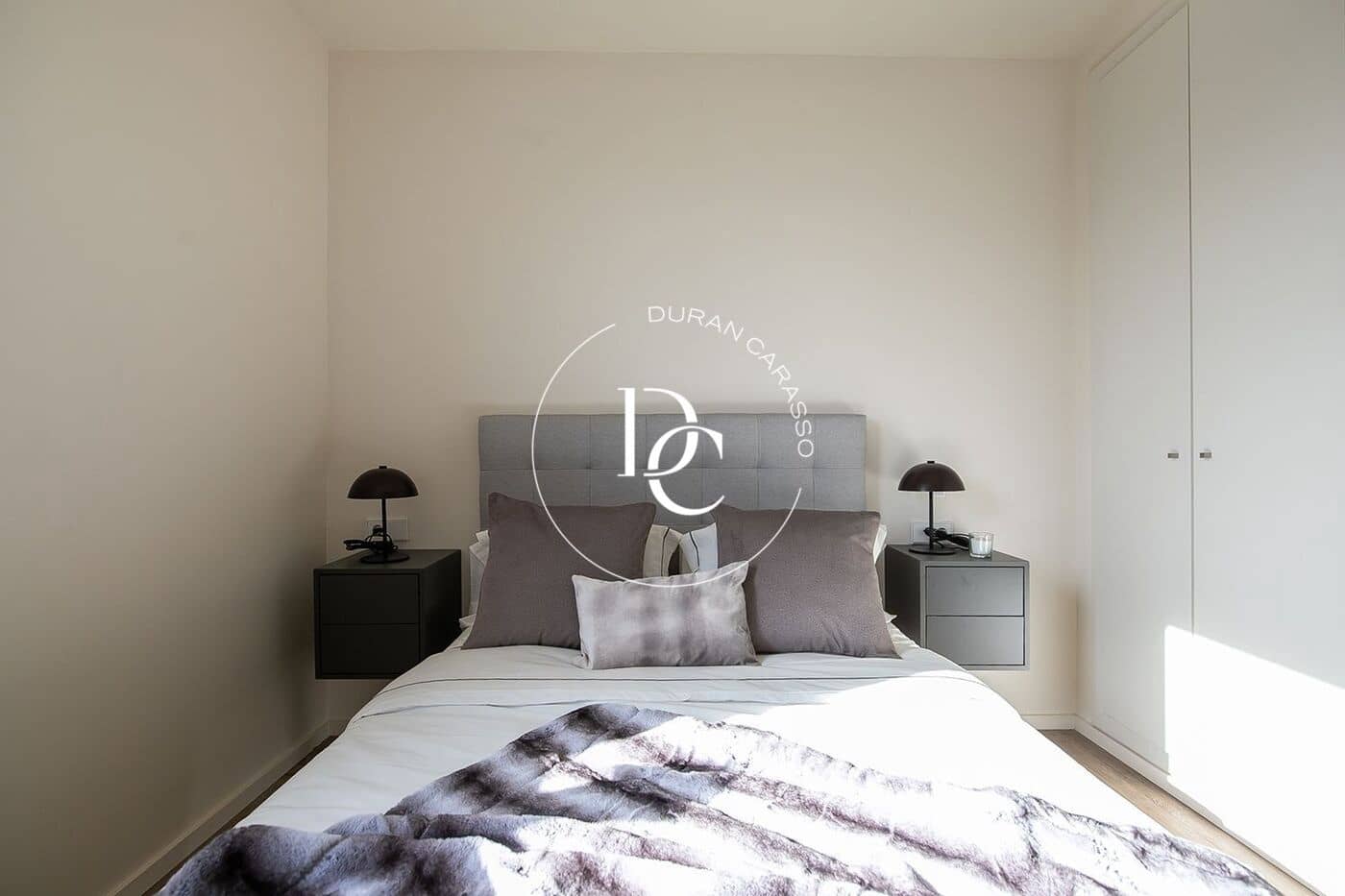 3 sypialnia Apartament na sprzedaż w Miasto Barcelona z basenem - 1 050 000 € (Ref: 9303705)