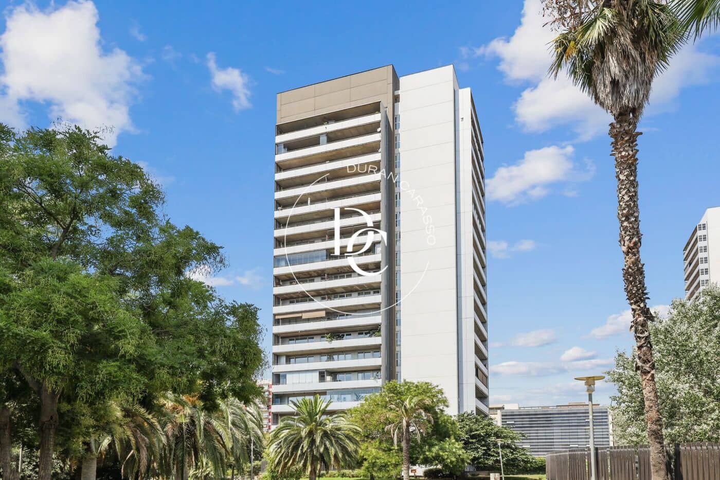 3 sypialnia Apartament na sprzedaż w Miasto Barcelona z basenem - 1 050 000 € (Ref: 9303705)