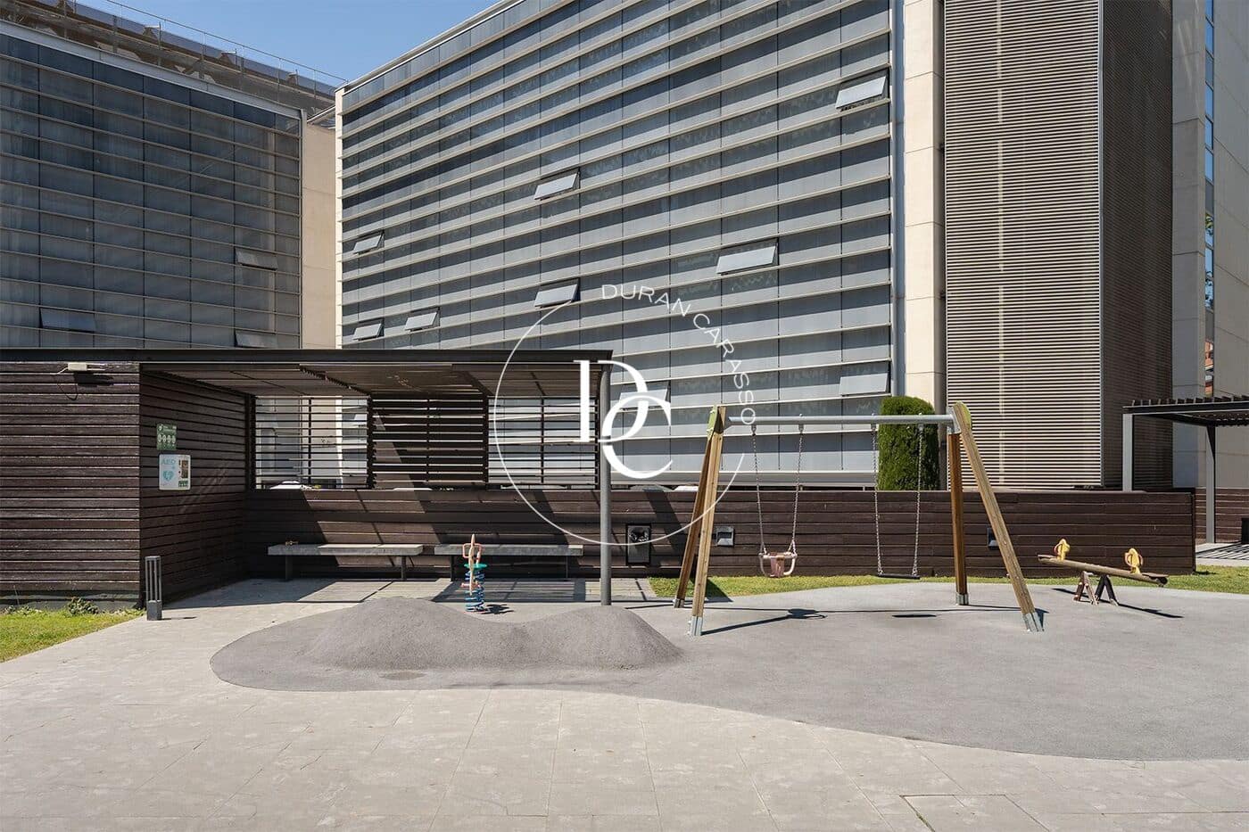 3 sypialnia Apartament na sprzedaż w Miasto Barcelona z basenem - 1 050 000 € (Ref: 9303705)