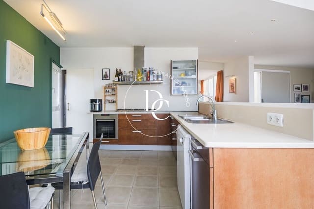 6 soverom Villa til salgs i Sitges med svømmebasseng - € 1 175 000 (Ref: 9313720)