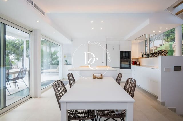 4 bedroom Villa for rent in Sitges with pool - € 5,800 (Ref: 9313721)