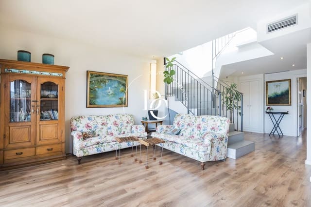 3 bedroom Apartment for sale in Sitges with pool - € 895,000 (Ref: 9322030)