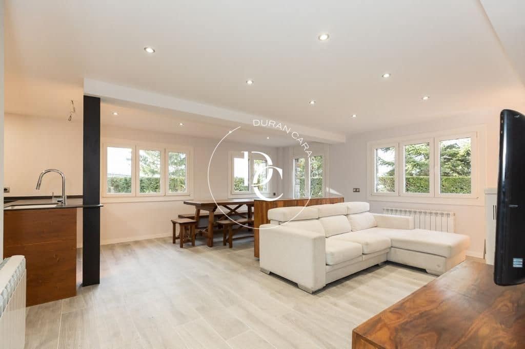 3 soverom Leilighet til salgs i Alp - € 460 000 (Ref: 9330810)