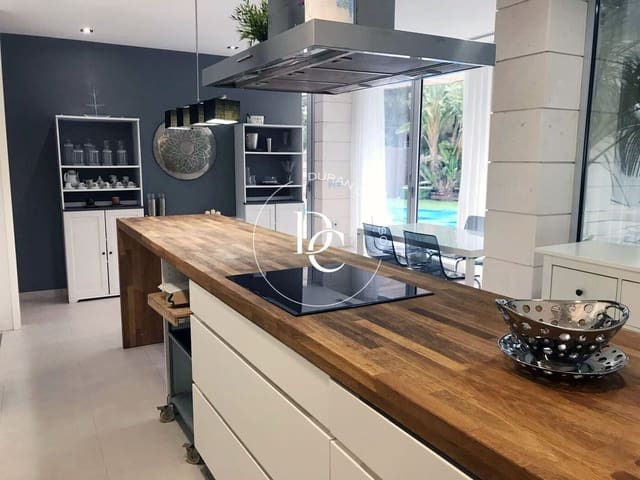 Villa/Maison de 4 chambres à louer à Sitges - 4 800 € (Ref: 9349708)