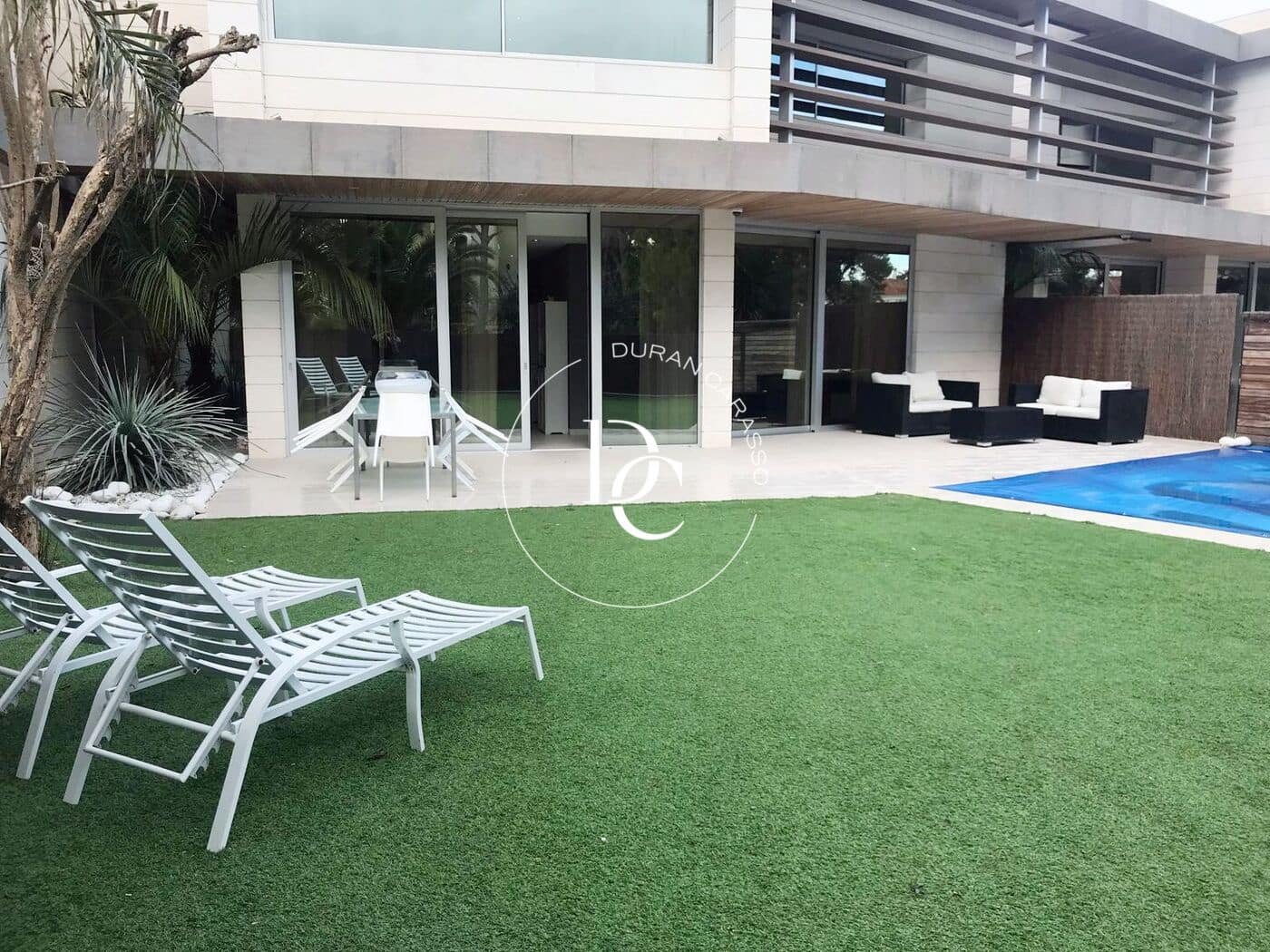 4 bedroom Villa for rent in Sitges - € 4,800 (Ref: 9349708)