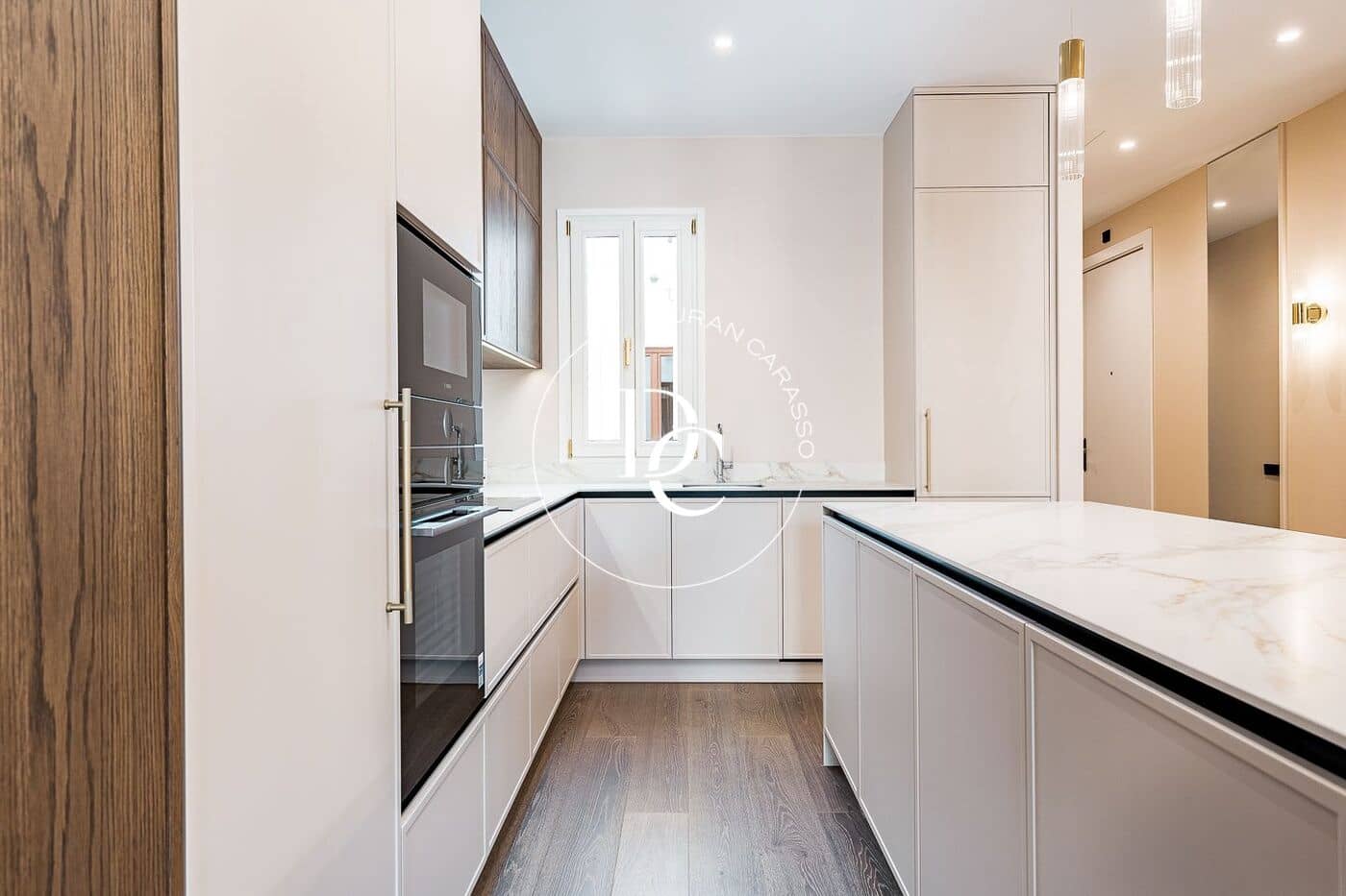 4 bedroom Apartment for sale in Barcelona city - € 1,435,000 (Ref: 9362701)