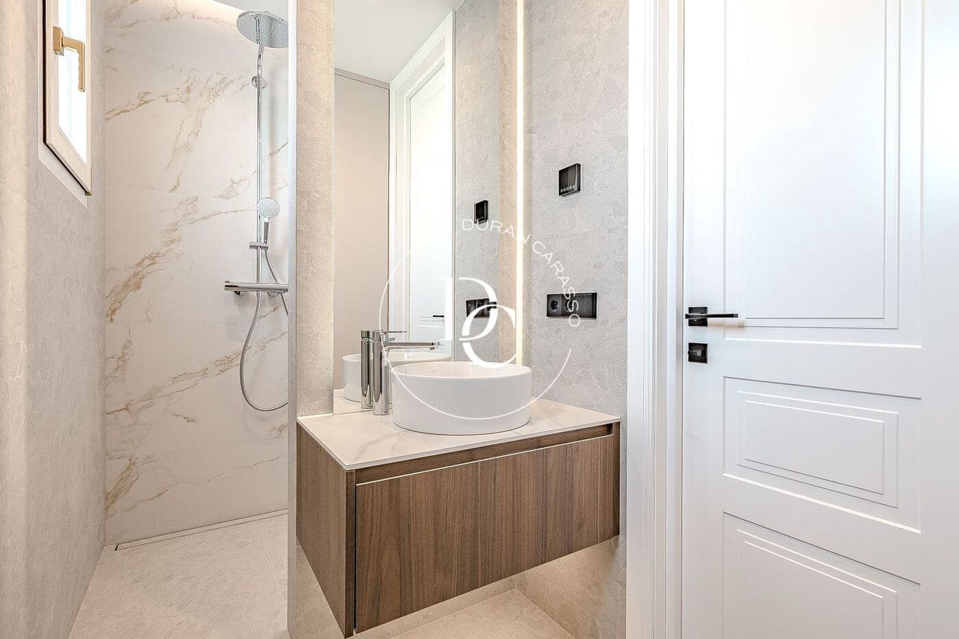 4 bedroom Apartment for sale in Barcelona city - € 1,435,000 (Ref: 9362701)