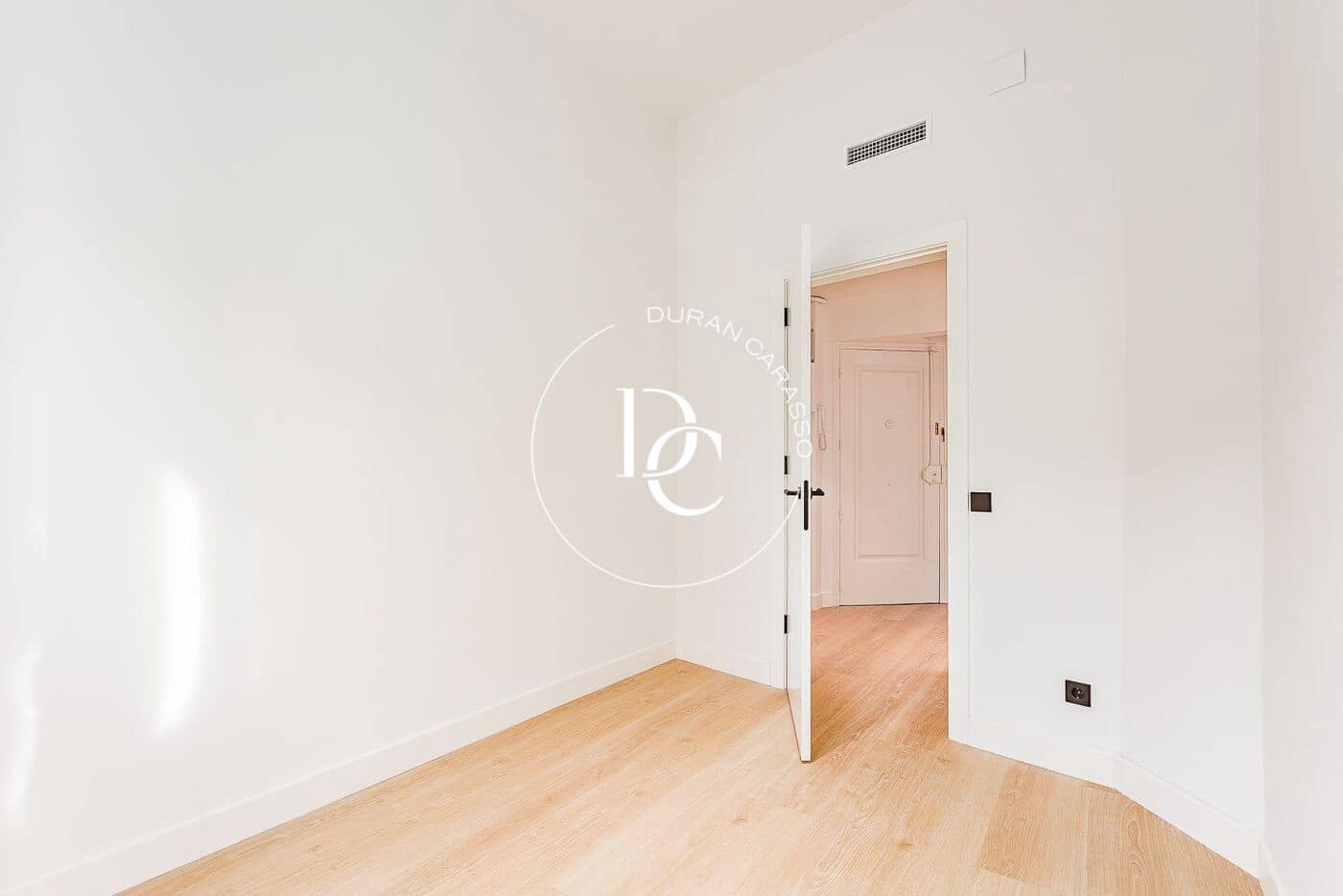 3 soverom Penthouse til salgs i Barcelona by - € 925 000 (Ref: 9372048)