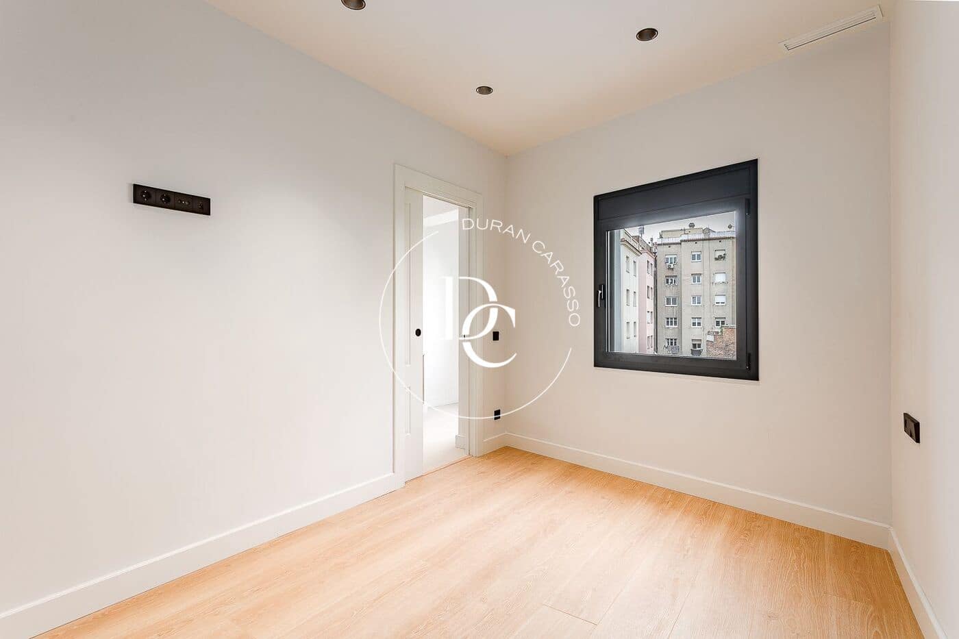 3 soverom Penthouse til salgs i Barcelona by - € 925 000 (Ref: 9372048)