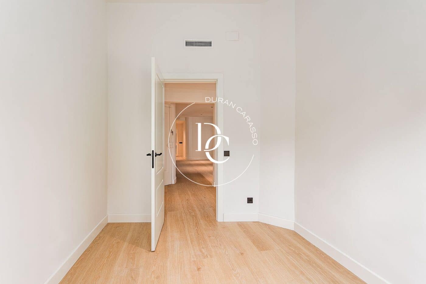 3 soverom Penthouse til salgs i Barcelona by - € 925 000 (Ref: 9372048)