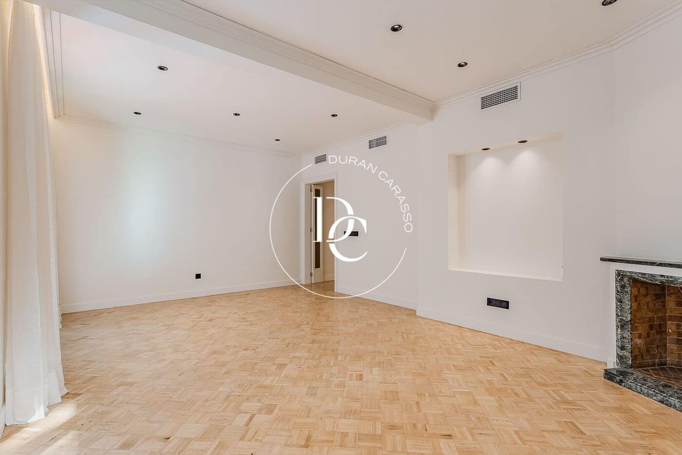 3 slaapkamer Appartement te koop in Barcelona stad - € 1.420.000 (Ref: 9388074)