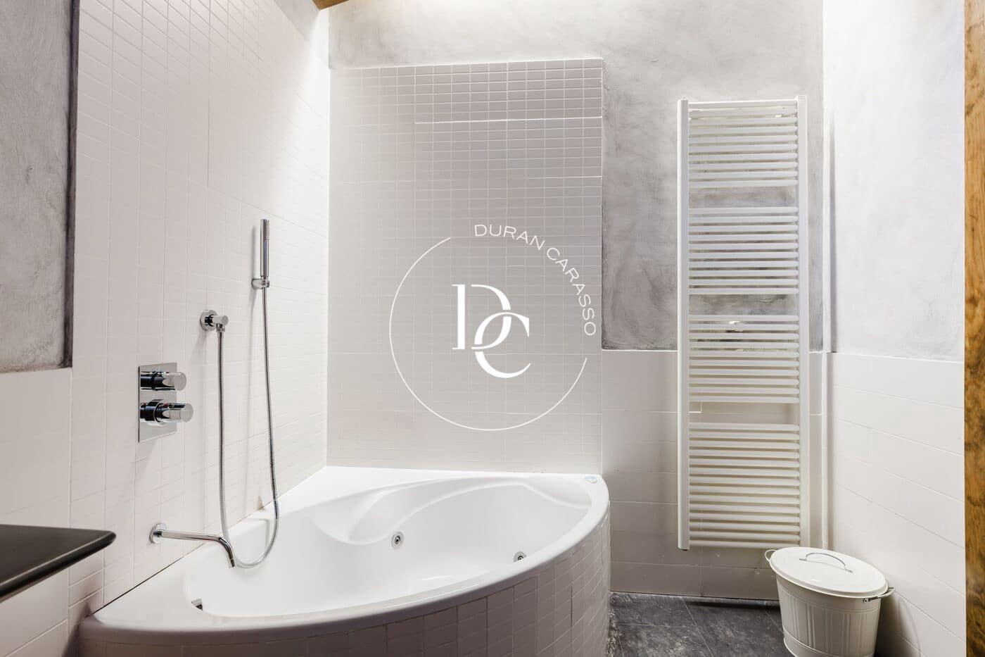 4 bedroom Villa for sale in Alp - € 520,000 (Ref: 9427402)