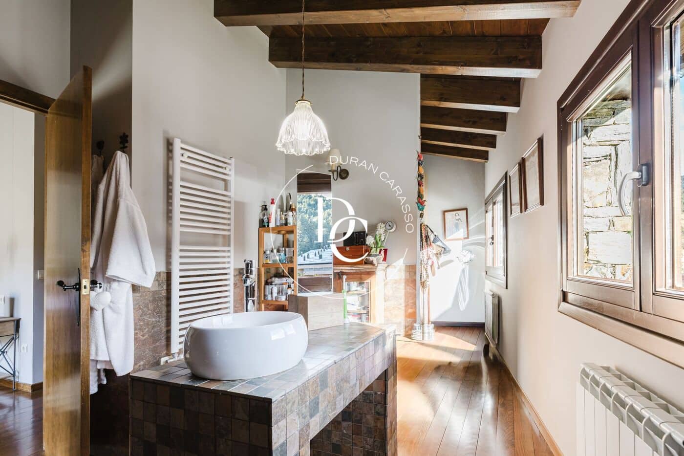 4 bedroom Villa for sale in Alp - € 520,000 (Ref: 9427402)