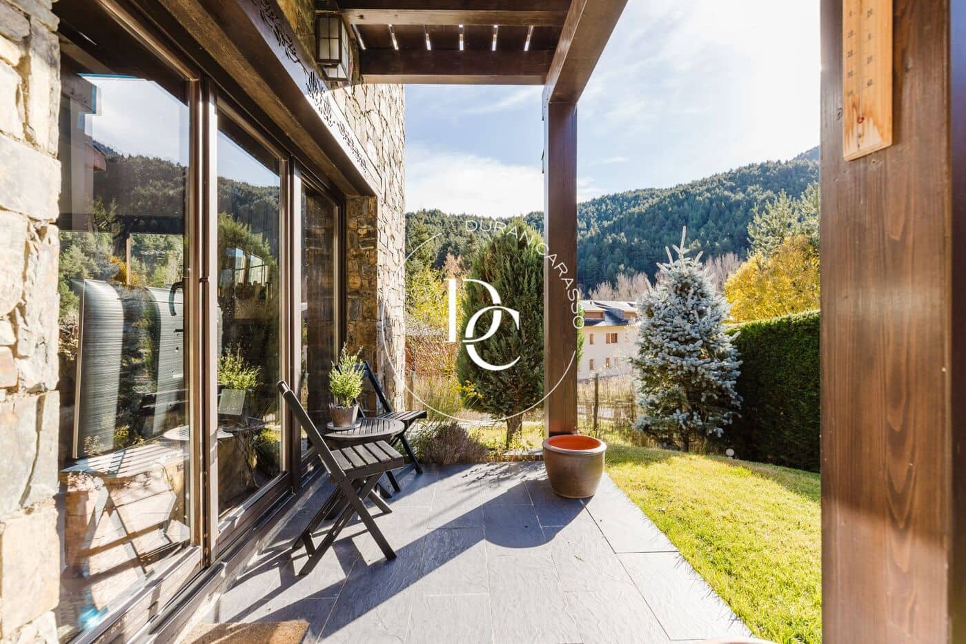 4 bedroom Villa for sale in Alp - € 520,000 (Ref: 9427402)