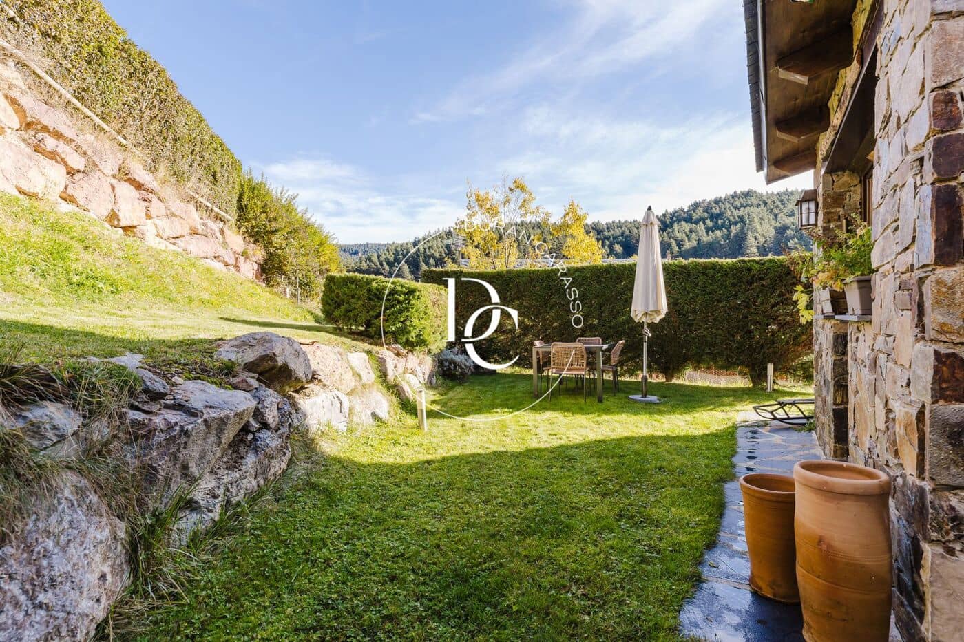 4 bedroom Villa for sale in Alp - € 520,000 (Ref: 9427402)