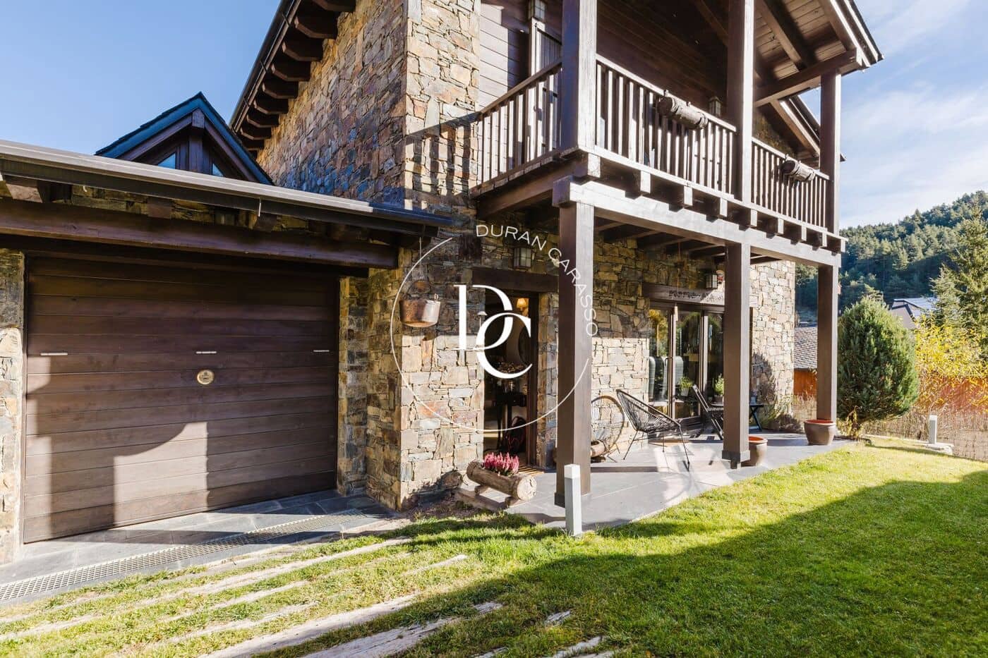 4 bedroom Villa for sale in Alp - € 520,000 (Ref: 9427402)